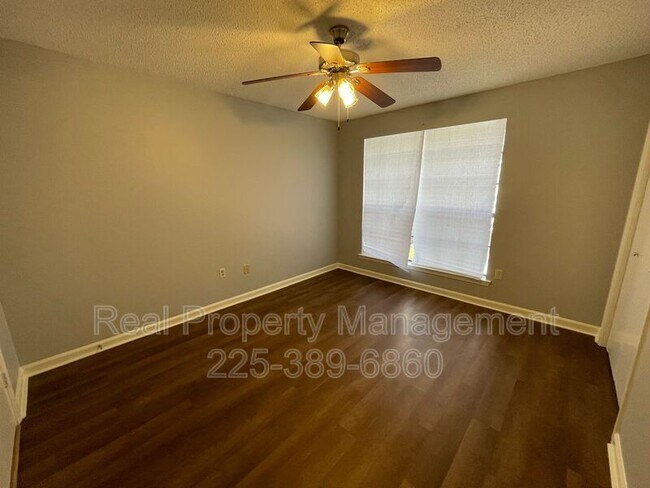 Foto del edificio - 2817 S Roth Ave