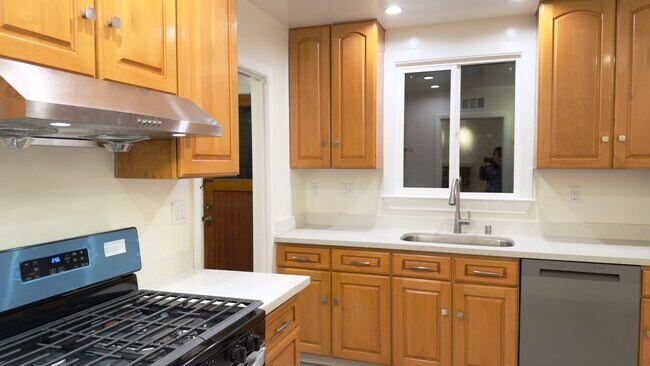 Foto del edificio - 1632 Albemarle Way