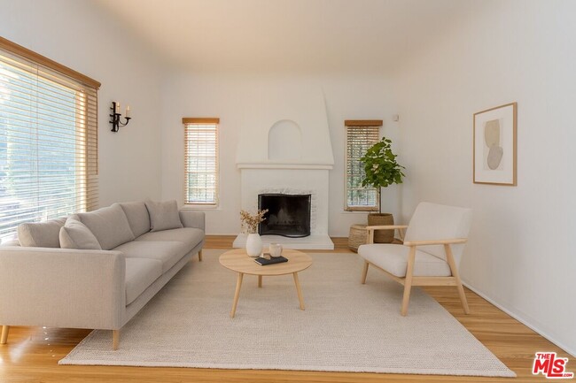 Foto del edificio - 1117 Longwood Pl