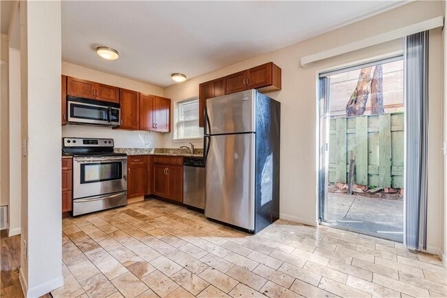 Foto del edificio - 2800 Cole St