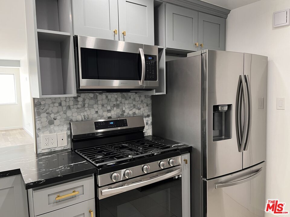 Foto principal - 10787 Wilshire Blvd