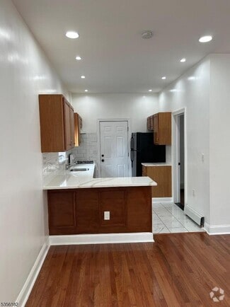 Building Photo - 1214 51st St