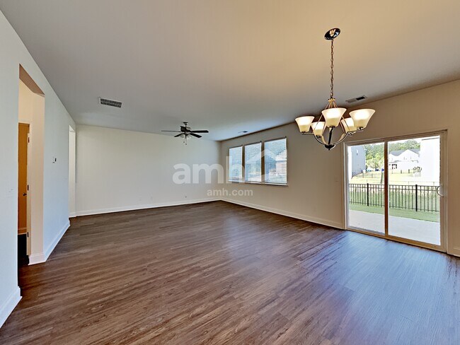 Building Photo - 251 Lake St