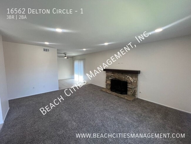 Building Photo - 16562 Delton Cir