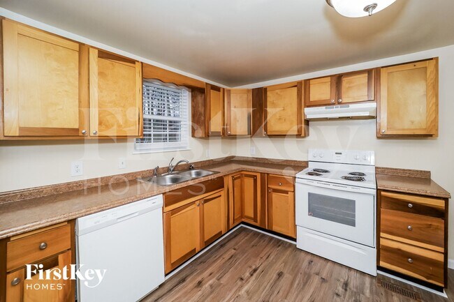 Foto del edificio - 4423 Treeline Way