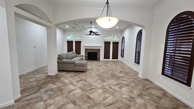 Building Photo - 305 Reinicke St