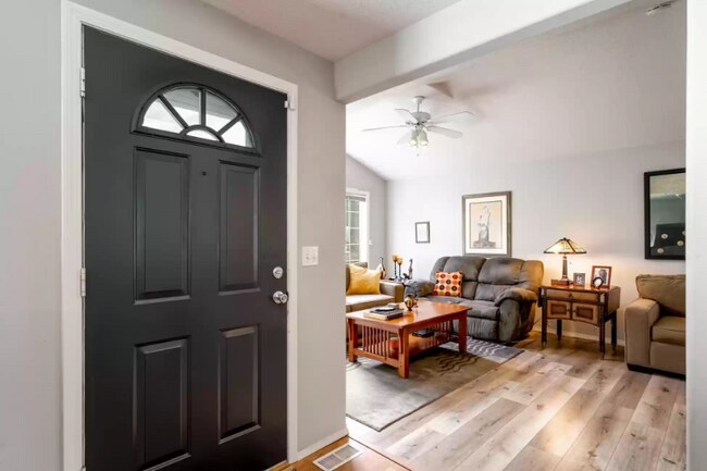 Foto del edificio - 6006 NW Lincoln Ave