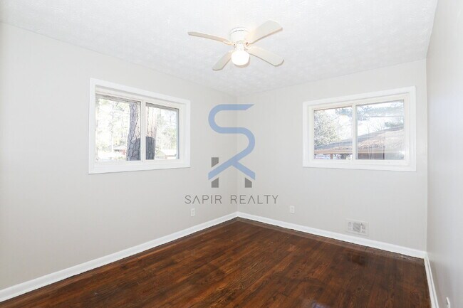 Foto del edificio - Move in before February 28th and get $100 OFF your rent for the first 3 months — PLUS a $250 Amaz...