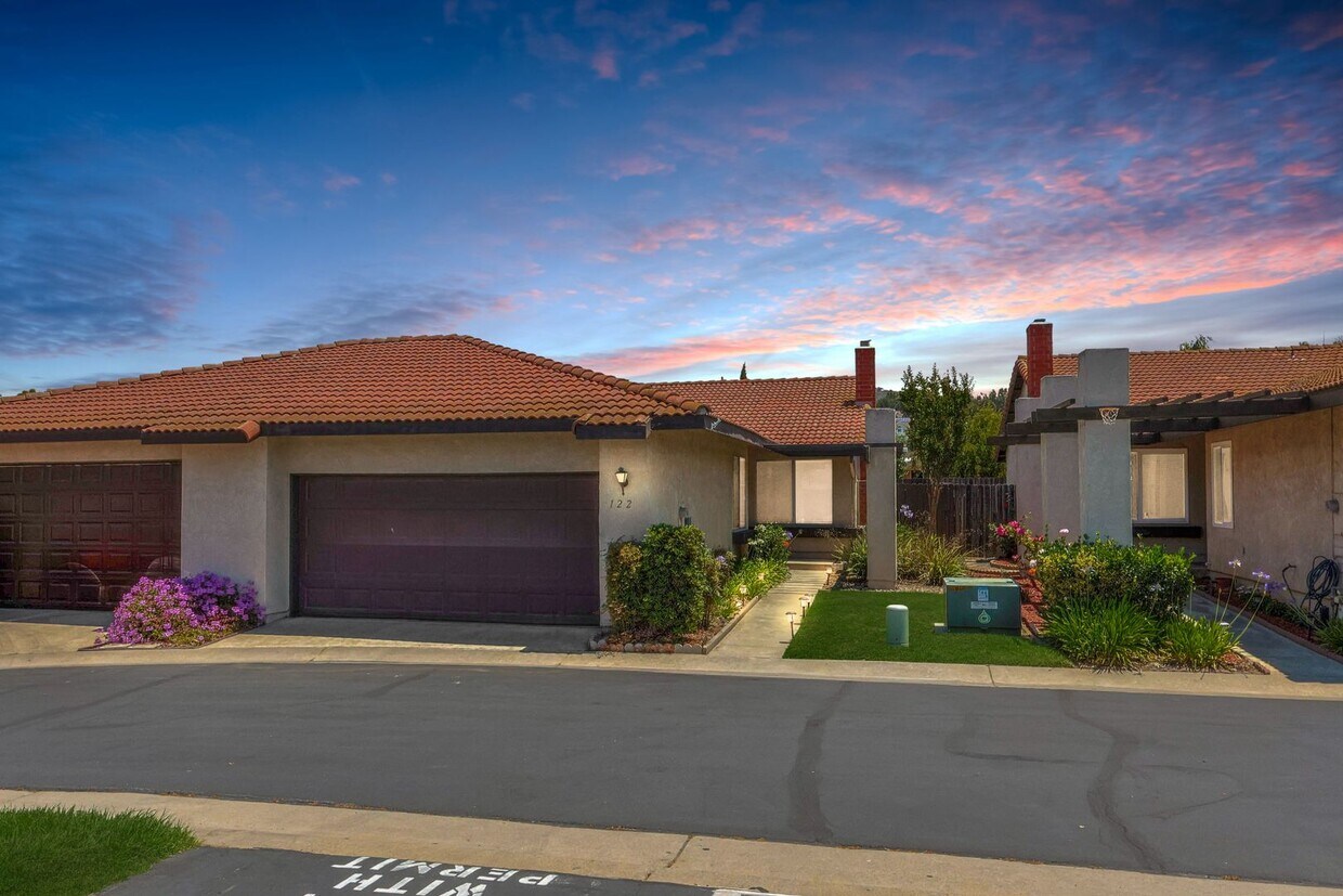 Primary Photo - 2 Bedroom + Bonus Room in Escondido
