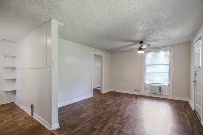 Building Photo - 4603 Avenue C