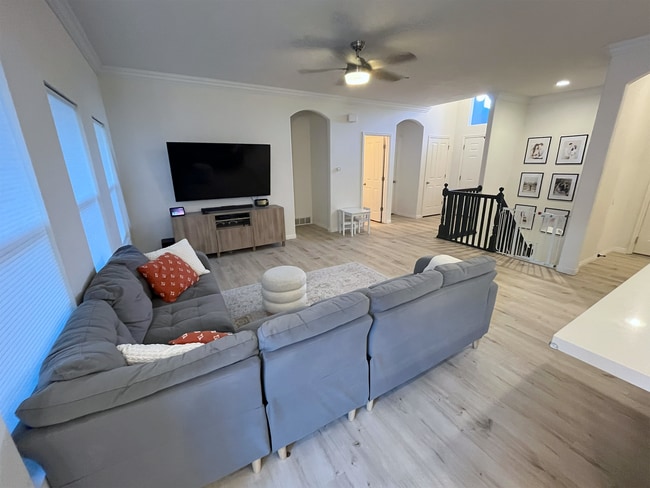 Building Photo - 8781 Jefferson Dr