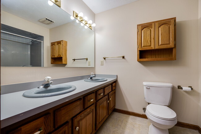 Building Photo - 4527 Williamsport Dr