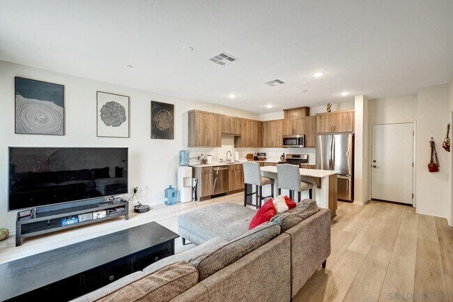 Building Photo - 348 Sweet Pl