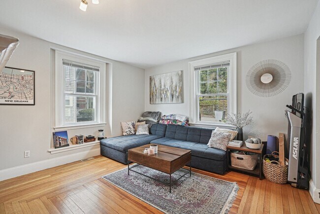 Foto del edificio - 36 Cummings Rd