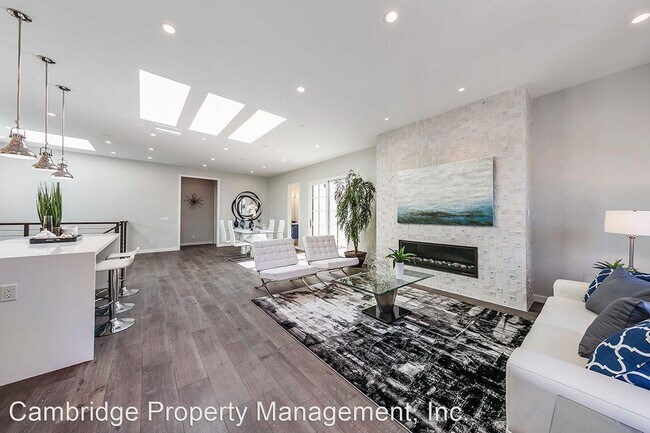 Foto del edificio - 4 br, 5 bath House - 1412 Vancouver Ave.