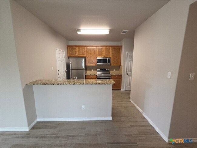 Foto del edificio - 332 Arnold Dr