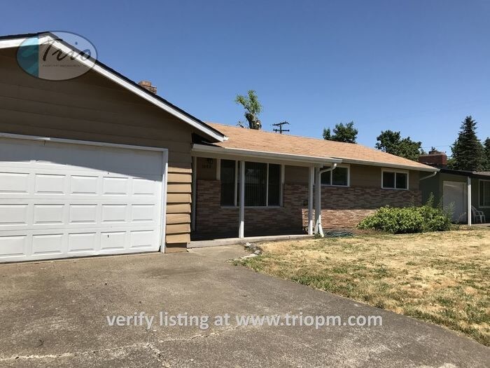 Primary Photo - 1082 W 7th Pl