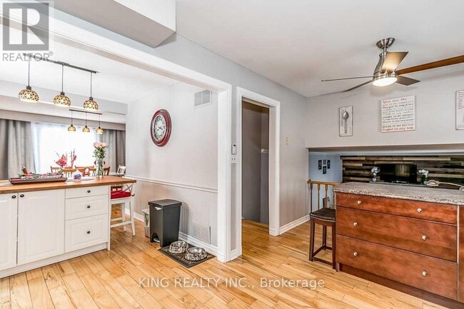 Photo du bâtiment - 40 Victoria Crescent