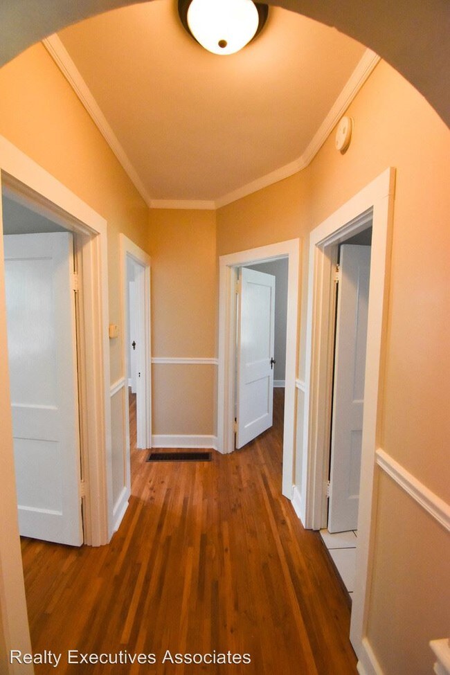 Foto del edificio - 4 br, 1 bath House - 2111 Old Knoxville Pike