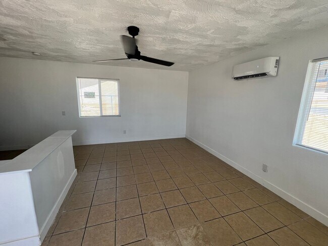 Foto del edificio - 2 Bedroom 1 Bath Home - Large Lot - Close to 29 Palms Marine Base
