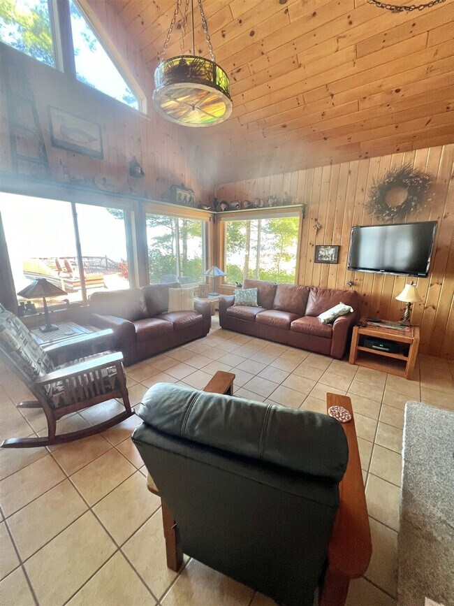 Foto del edificio - 11 Sandy Cove Rd Extension