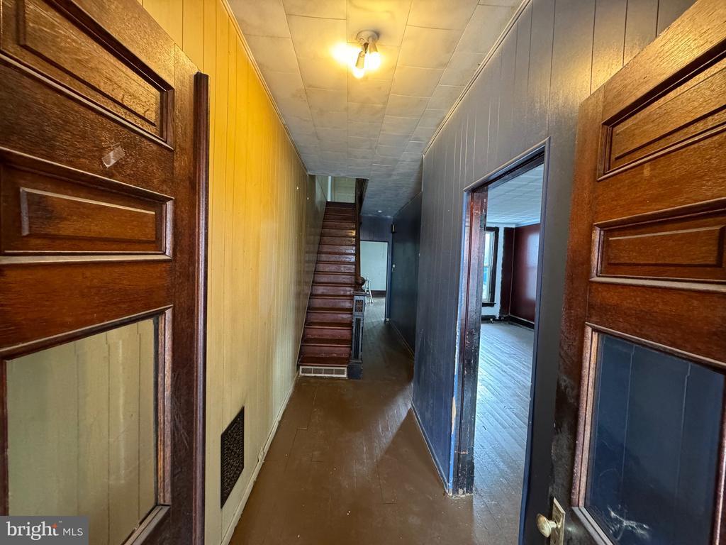 Primary Photo - 1327 W Norwegian St