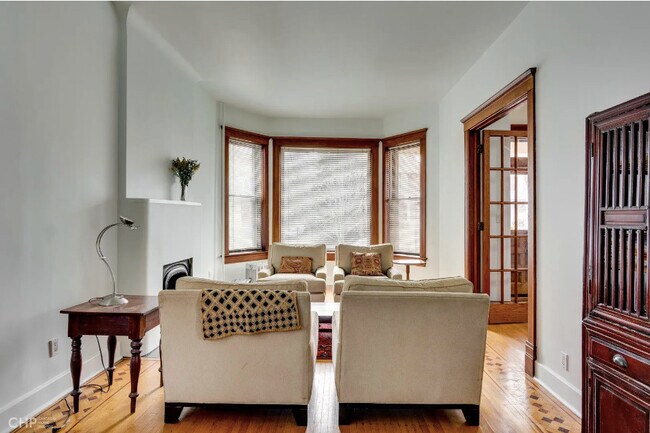 Foto del edificio - 2529 N Sawyer Ave