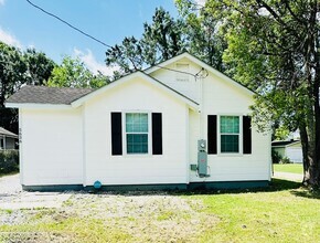 Building Photo - 5636 Jackson Ave