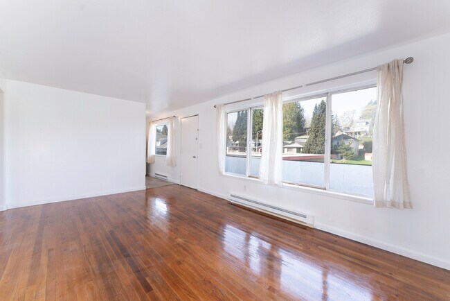 Foto del edificio - 3303 Rucker Ave