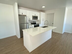 Building Photo - 404 E 5600 S
