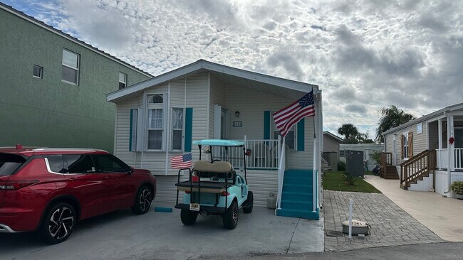 Foto del edificio - 2122 Nettles Blvd