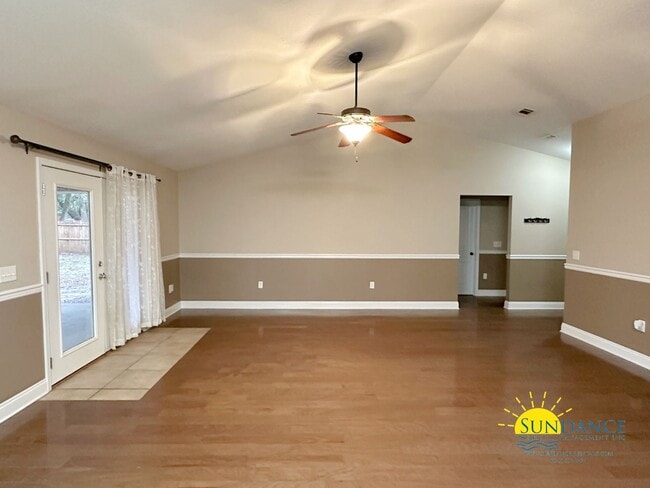 Foto del edificio - Beautiful 3 Bedroom Home in Milton!