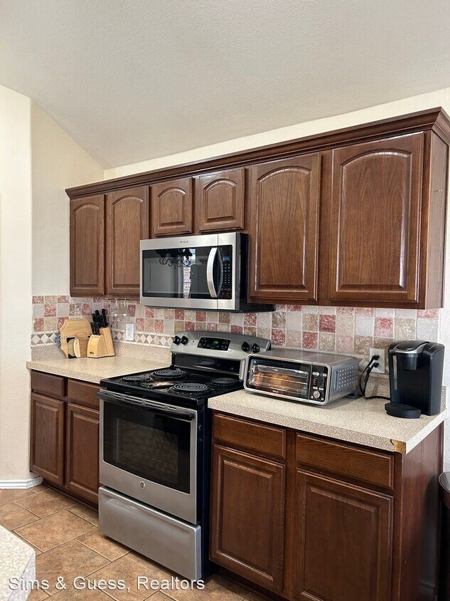 3 br, 2 bath House 6911 Stonegate Drive House Rental in Odessa, TX