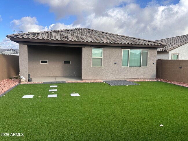 Foto del edificio - 19449 W Pierson St