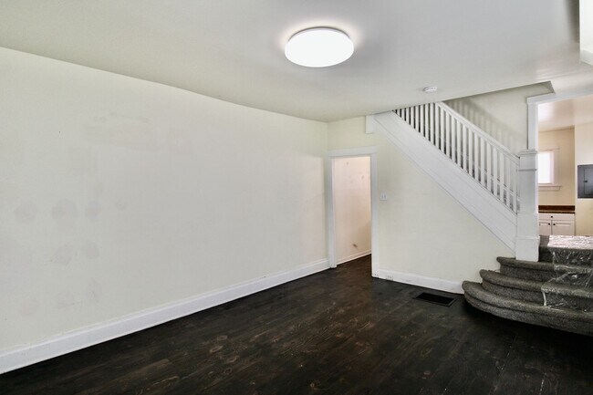 Foto del edificio - Spacious 3 Bedroom Home