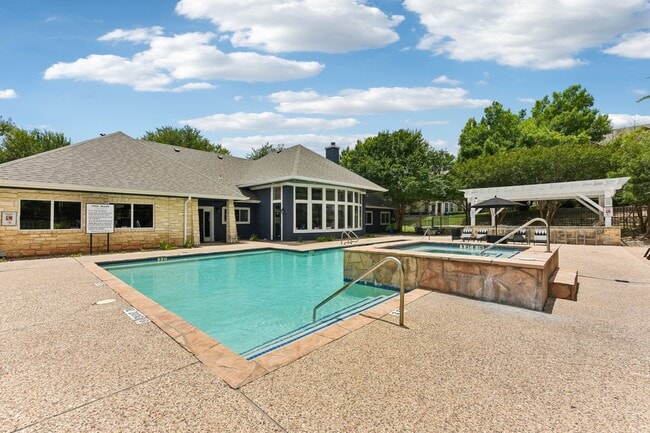 Foto del edificio - Madison Dell Ranch Apartments