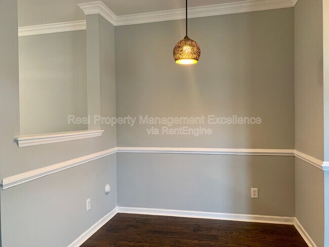 Foto del edificio - 330 Gilman Ln