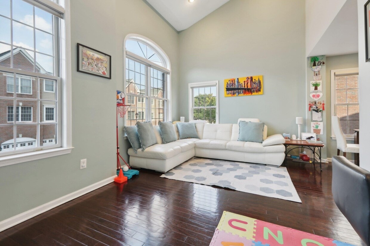 Foto principal - 80 Lydia Dr