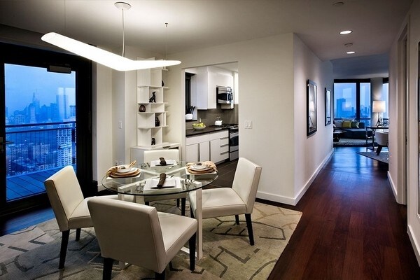 Foto principal - 200 W 65th St