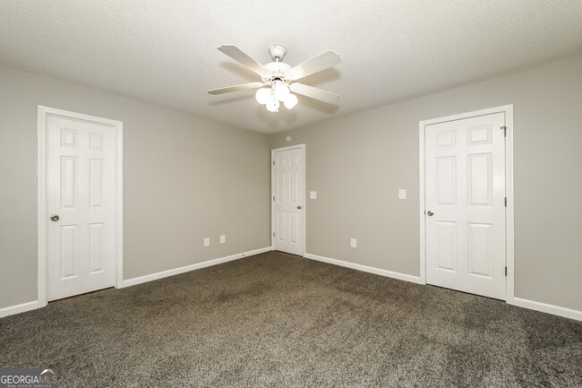 Building Photo - 33 Daisy Ln