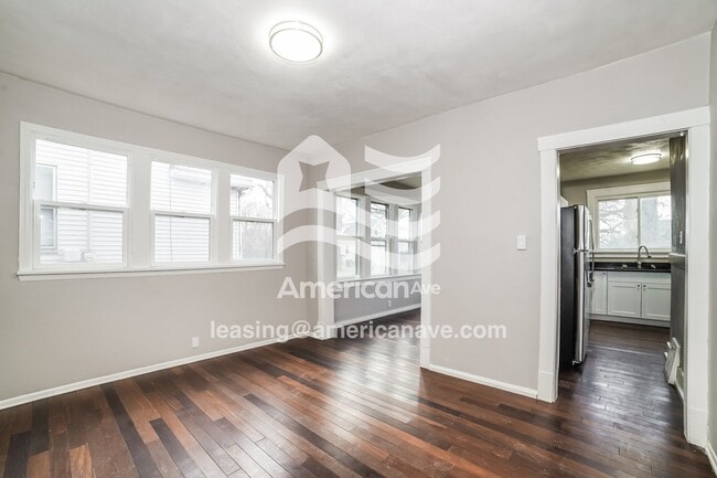 Building Photo - 1214 E Corrington Ave