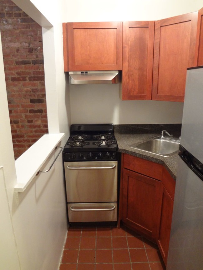 Building Photo - 247 W 26th St