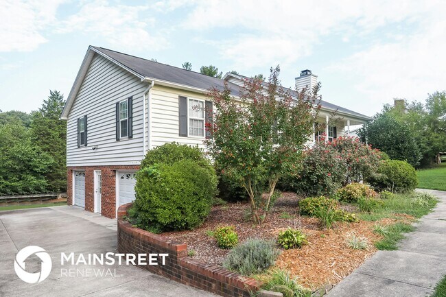 Building Photo - 404 Graves Mill Rd