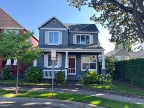 Building Photo - 6092 SW 208th Pl