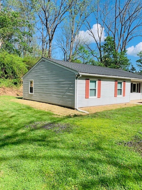 Foto del edificio - 7413 Spout Hill Rd