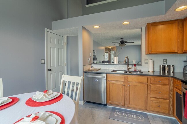 Building Photo - 5839 Riverwalk Cir