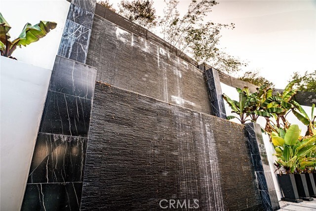 Foto del edificio - 8148 Gould Ave