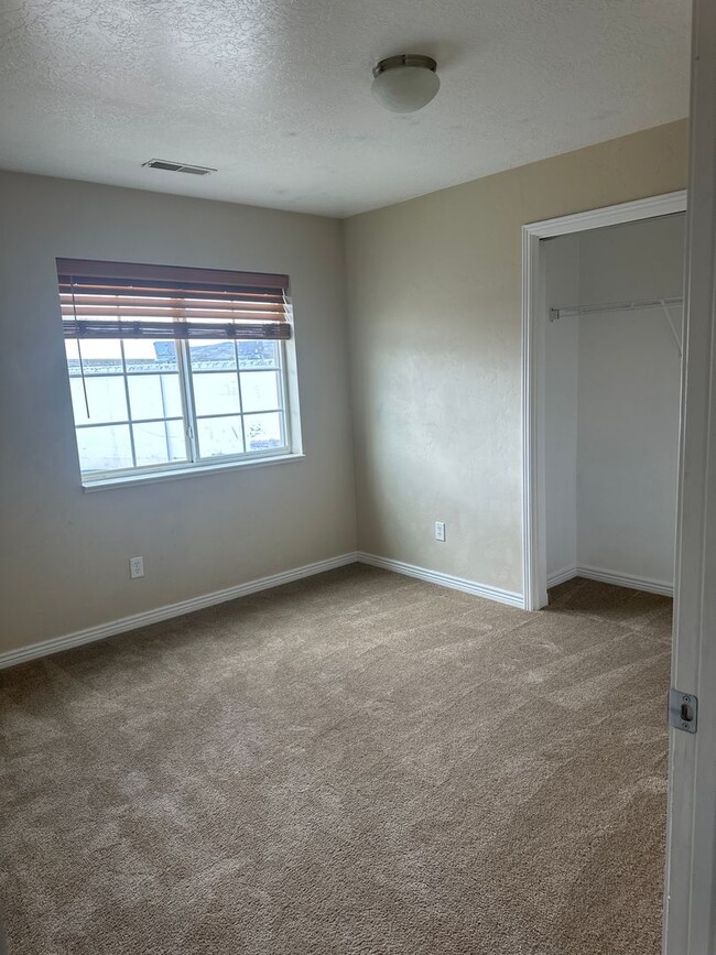 Foto del edificio - Move in Special Free Storage unit*