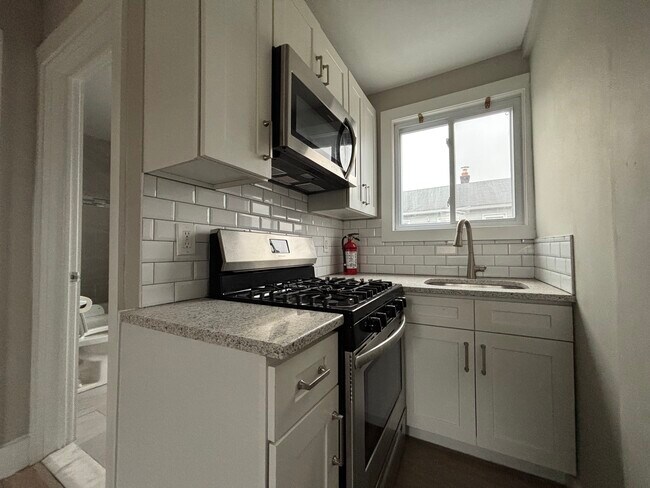 Foto del edificio - 355 River Dr