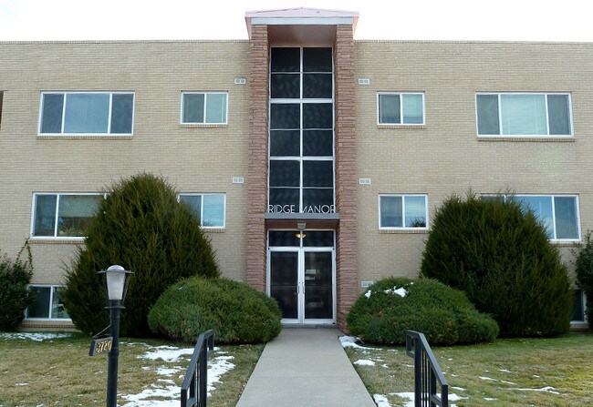 Foto del edificio - 3720 Yukon Ct
